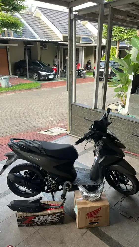Beat Deluxe 2023 Silver Abs Nego tipis