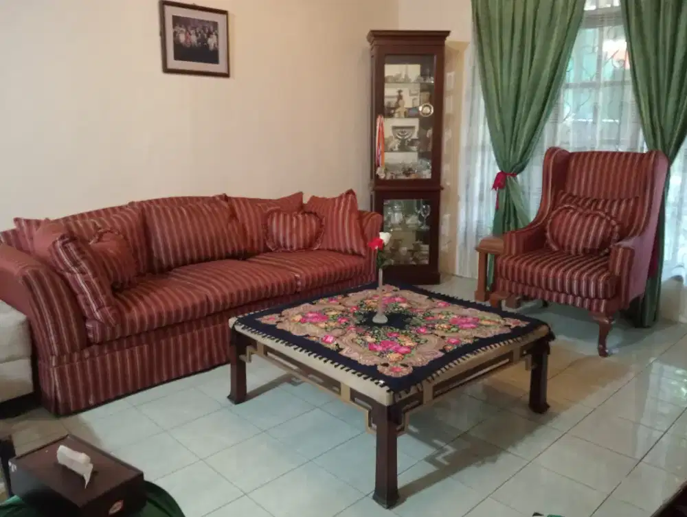 Sofa mewah Dan meja