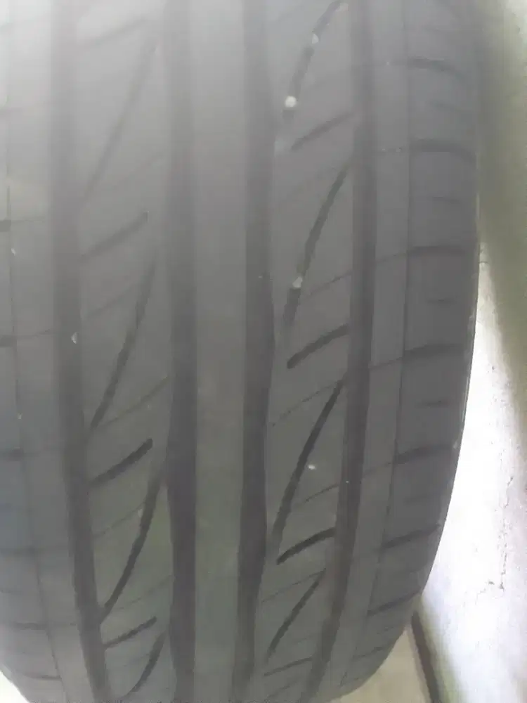 Jual ban 215/55/r17