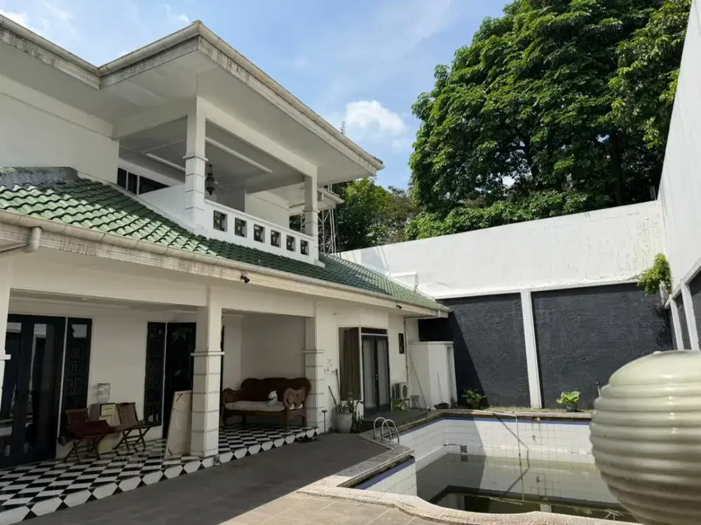 Dijual Rumah Strategis Super Luas Siap Huni Ada Swimming Pool Dekat Lippo Mall Kemang di Kemang Jaksel Nd-18275