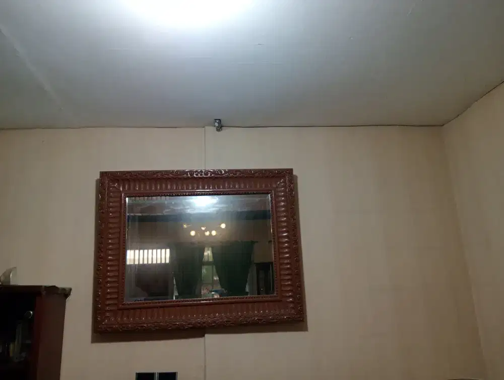 Tinggi 100 cm panjang 150 cm Kaca ukuran besar diruang tamu. Mewah