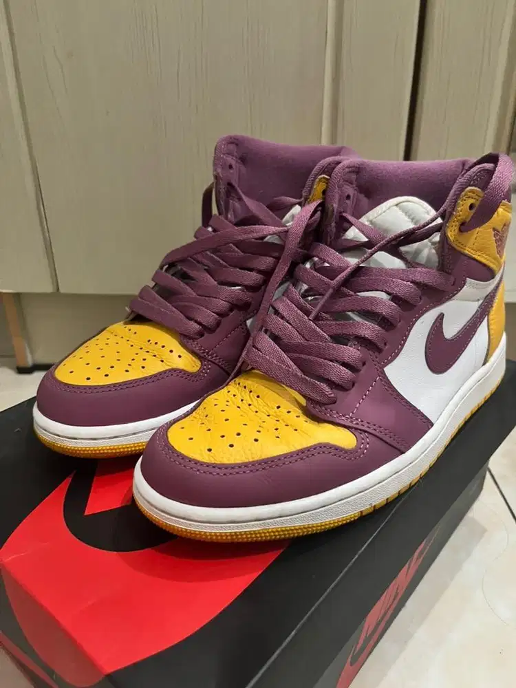 Air Jordan 1 Retro High OG “Brotherhood” – Size US 7 / EU 40