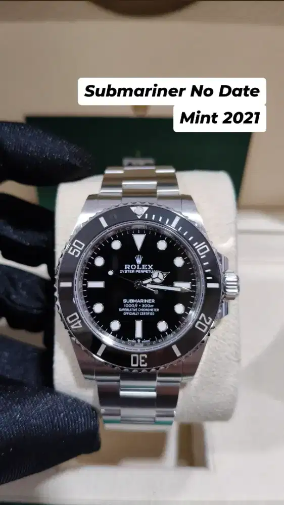 jam tangan Rolex Submariner No Date Black 124060LN