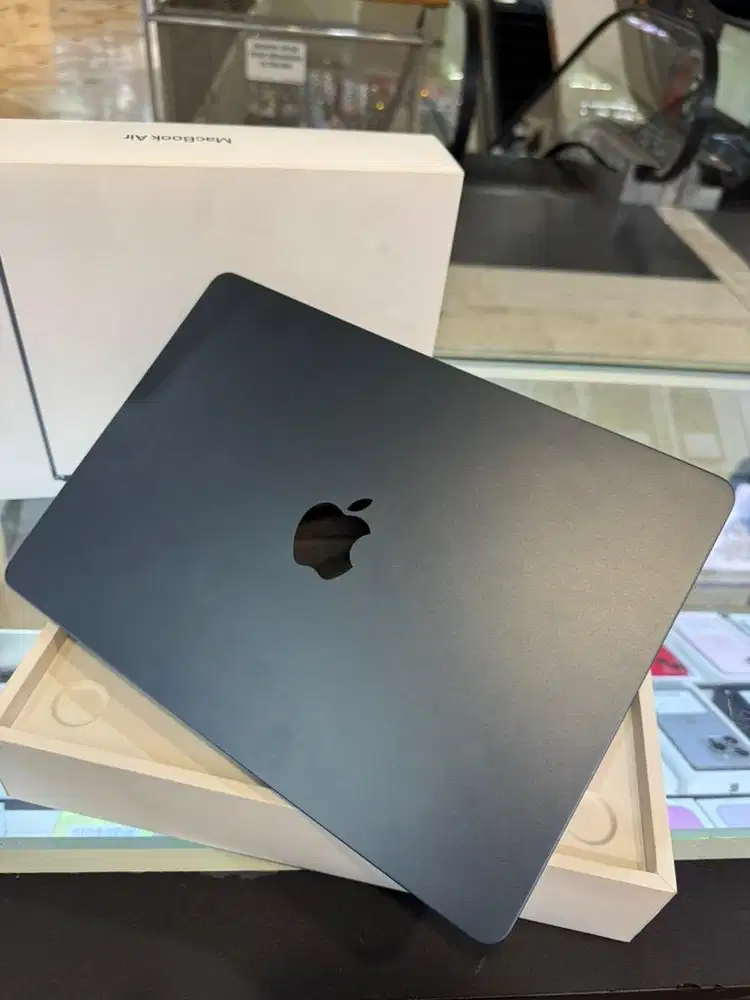 Macbook Air M3 13inch 8/256 Midnight ex resmi lengkap