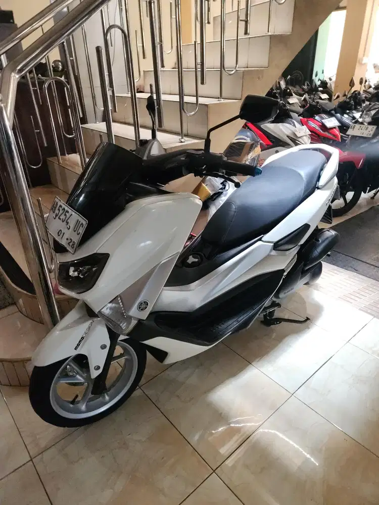 Nmax 2dp new putih 2018 gbm