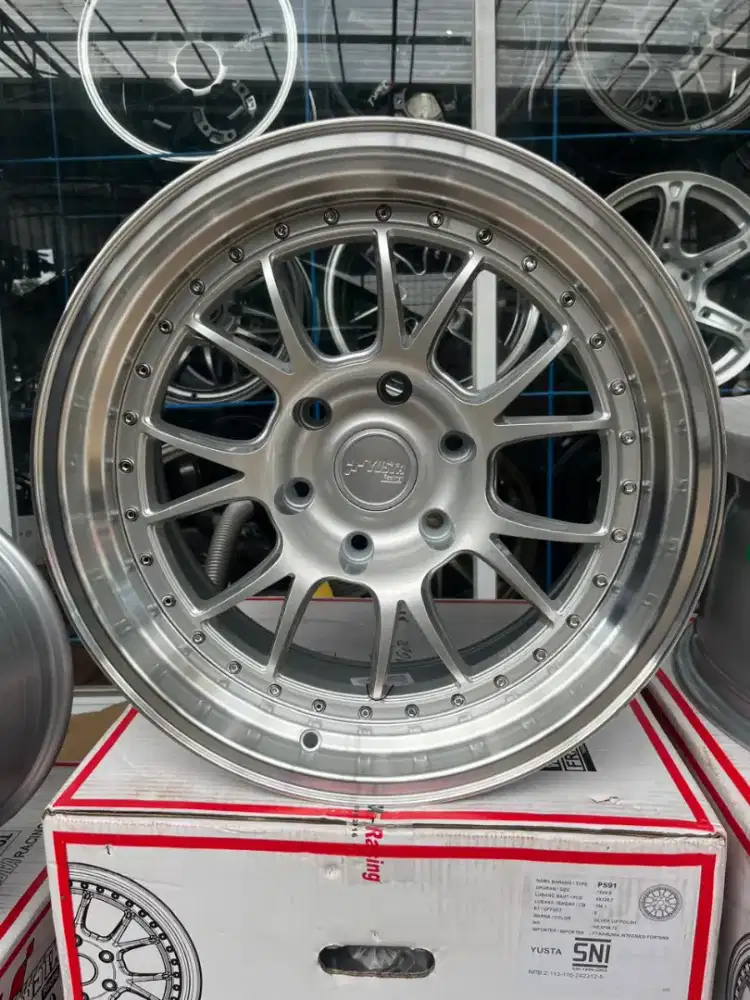 Ssr ms3 by yusta Ring 18 lebar 9 pcd 6x139,7 ET 0 fortuner pajero
