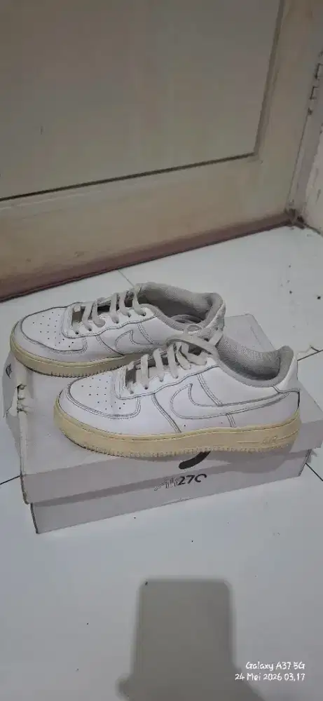 Sepatu sneakers nike air force 1