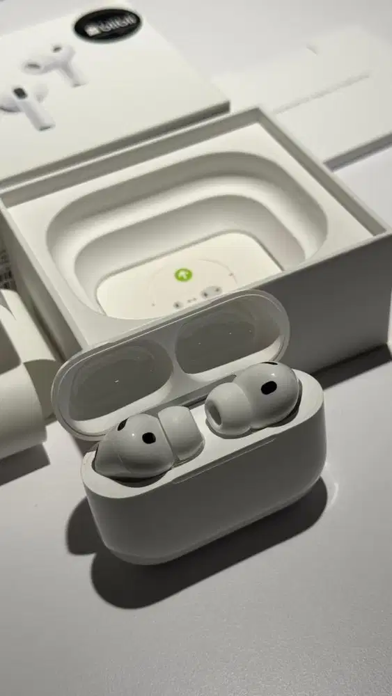 Wts Airpods pro gen 3, like new just open box!