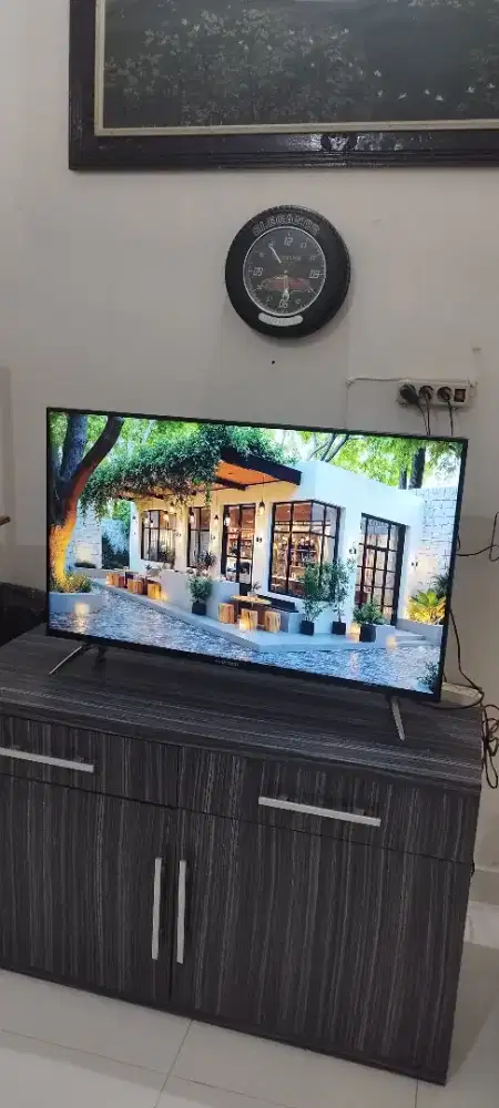 dijual tv LED Polytron 42 inch lengkap dus