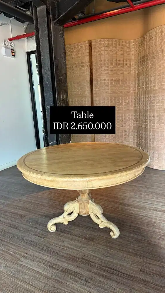 Meja Bulat Coklat Muda