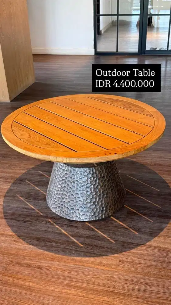 Meja Outdoor Cantik