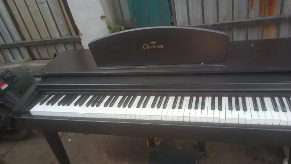 Jual cepat piano Yamaha Clavinova
