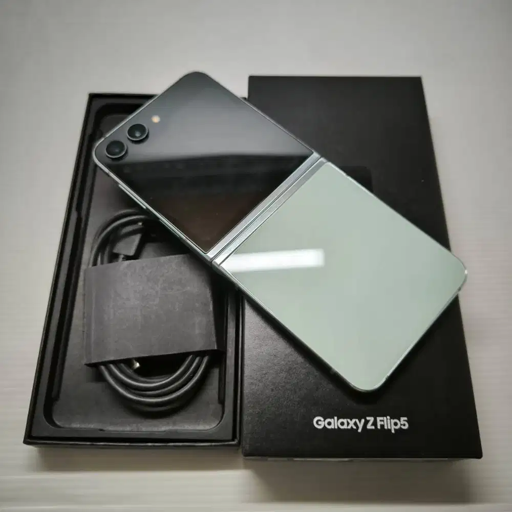SAMSUNG GALAXY Z FLIP 5 5G 8/512 Mint EX SEIN LENGKAP ANTI MINUS