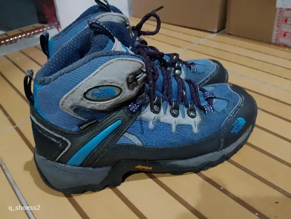 Sepatu outdoor hiking The North Face