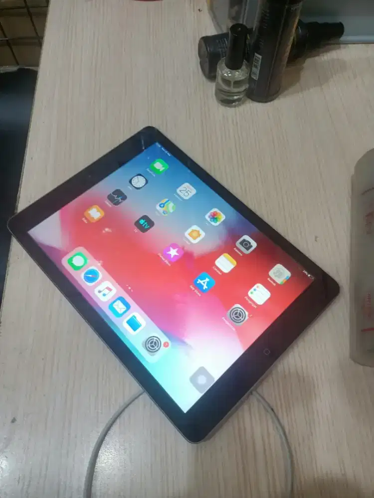 Ipad air 1 internal 32 wifi only normal semua ny mlus unit sm cas saja