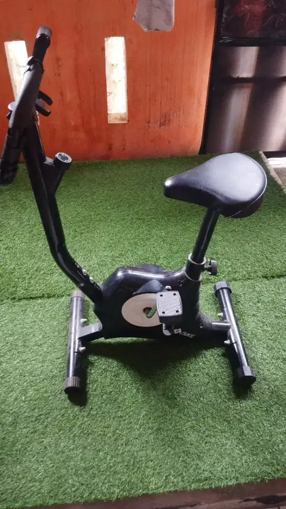 Dijual sepeda statis dan motor2an anak minus