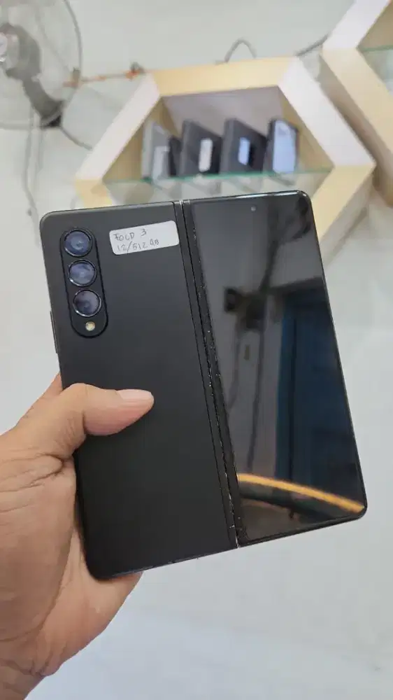 Samsung fold 3 12/512 gb