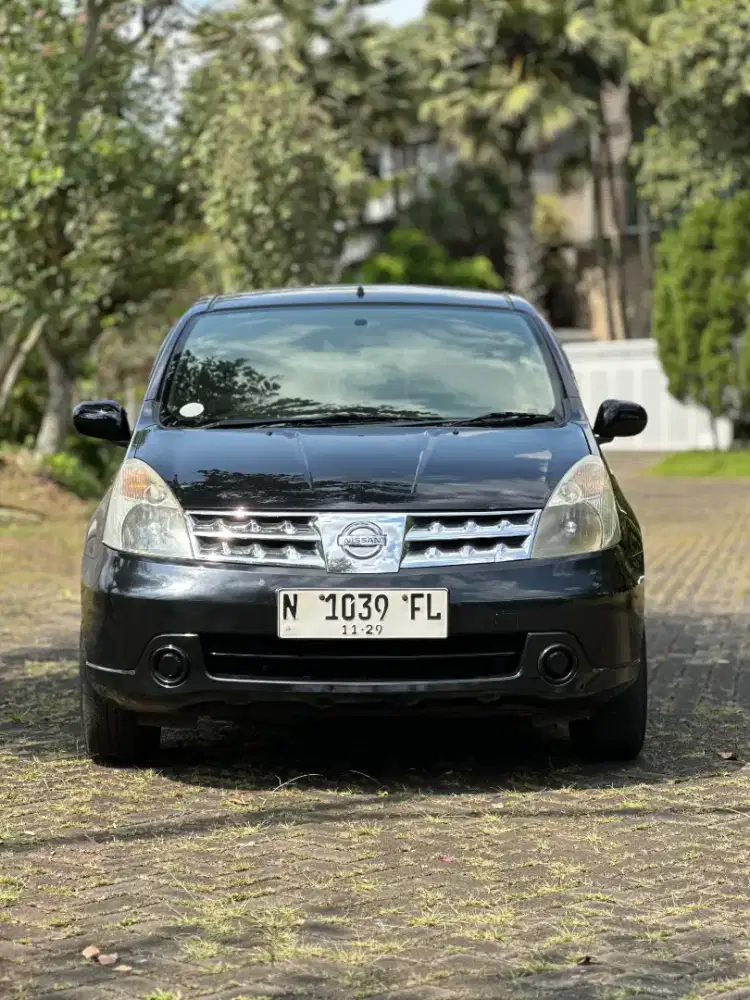 Nissan livina XR 2010 manual super2 istimewa,sehat poll,kaki2 senyap