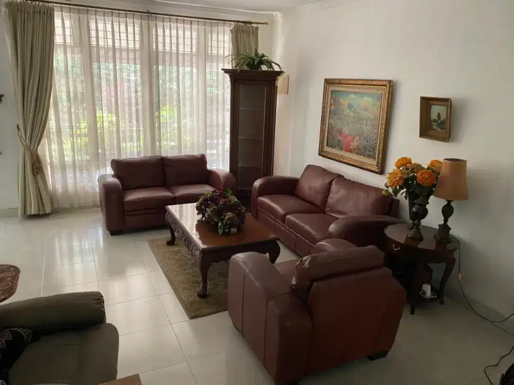 sofa kulit & meja kayu