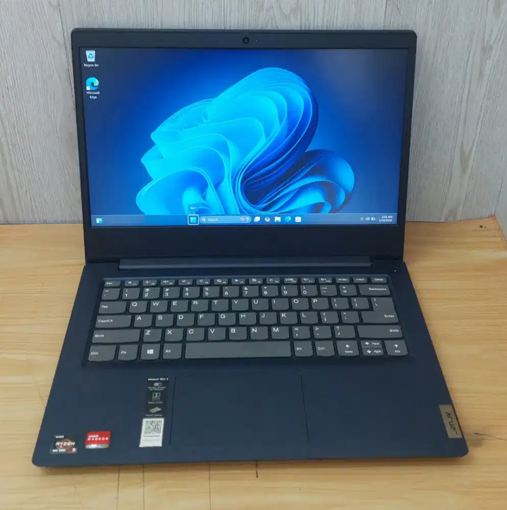 Lenovo Ideapad Slim 3 AMD Ryzen 3-4300U|8GB|512GB|Radeon|14FHD|Win11