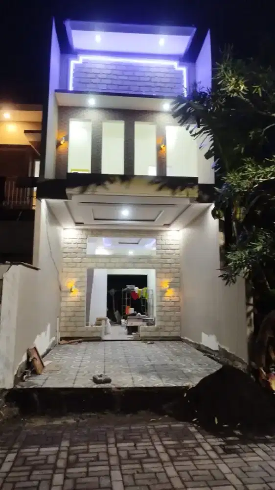 Dijual rumah cantik 2lantai kuwukan manukan surabaya barat