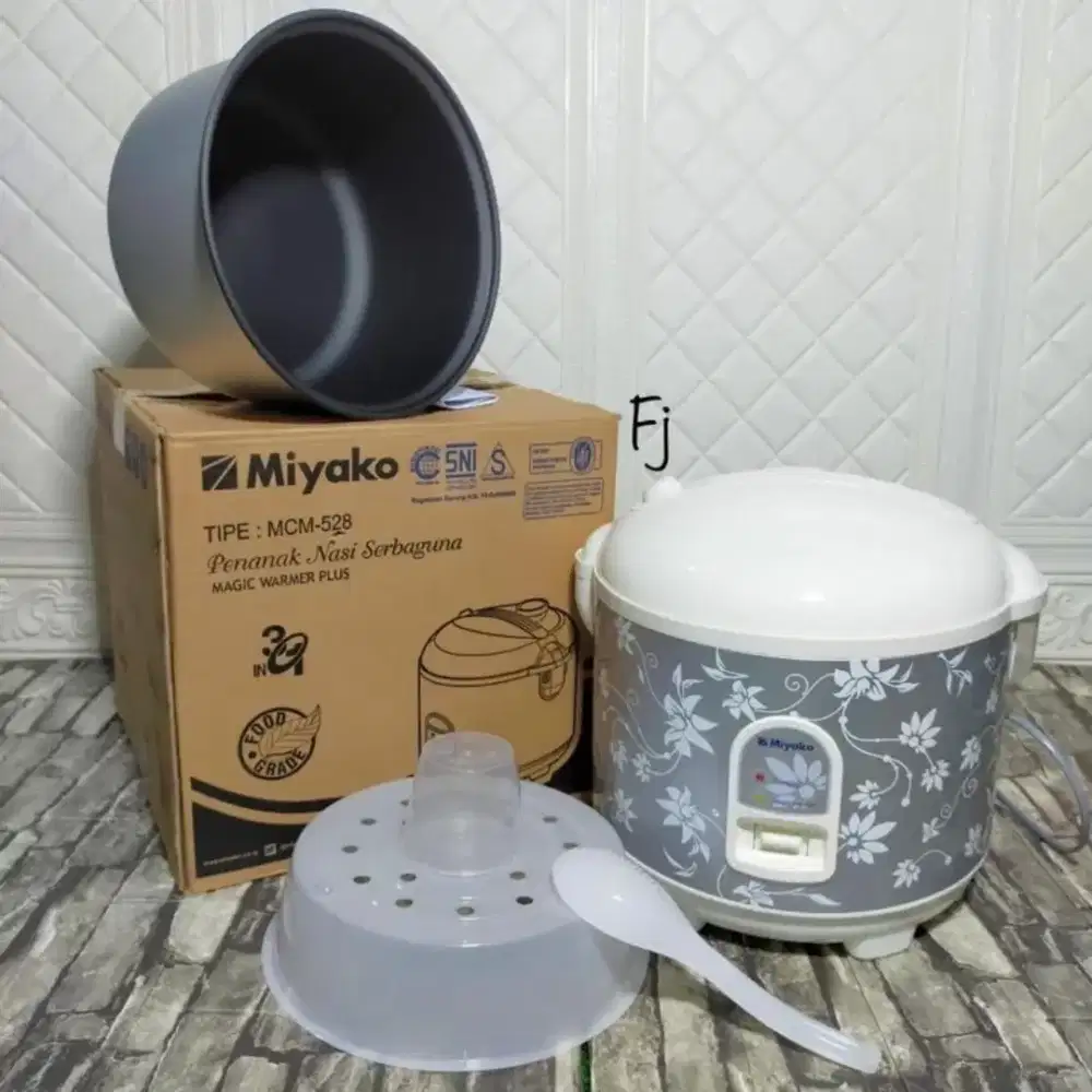 Rice Cooker / Magic Com Miyako 1.8L baru bukan bekas