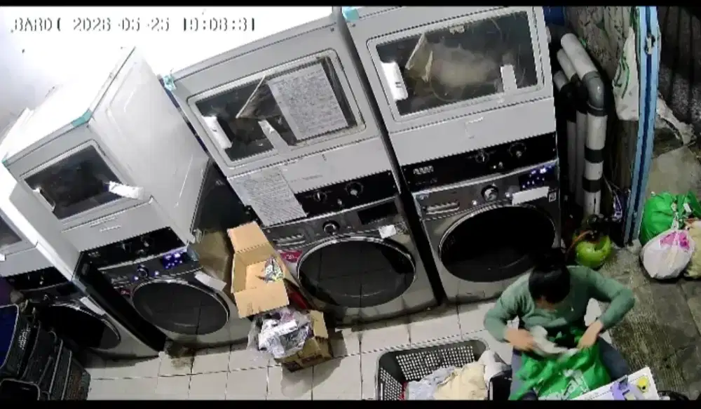Staff Laundry Wanita