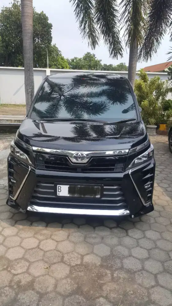 Toyota Voxy 2017 A/T milik pribadi