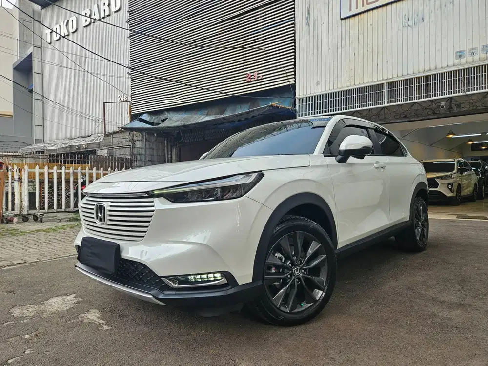 12 rb km Honda HRV Special Edition 2024 nik 2023 putih SE panoramic