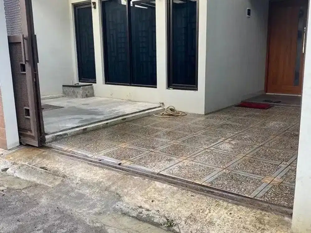 TERJUN PAYUNG ! RUMAH NYAMAN DAN TERAWAT COCOK UNTUK HUNIAN DI TURANGGA BANDUNG