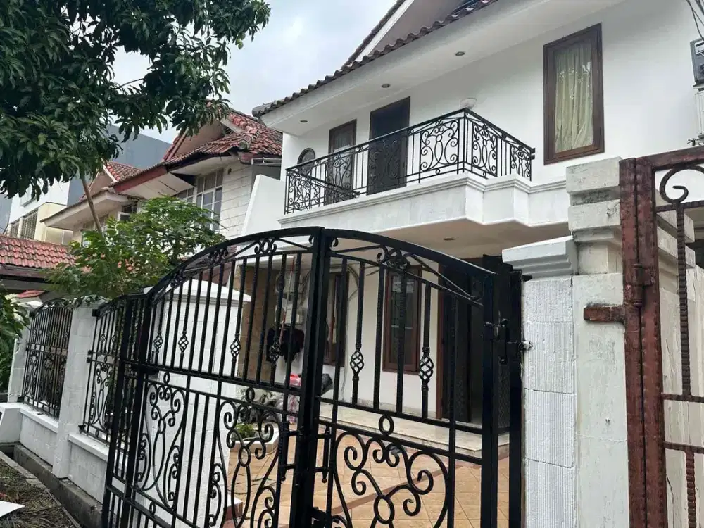 DIJUAL RUMAH 2 LANTAI  SIAP HUNI  GADING KIRANA