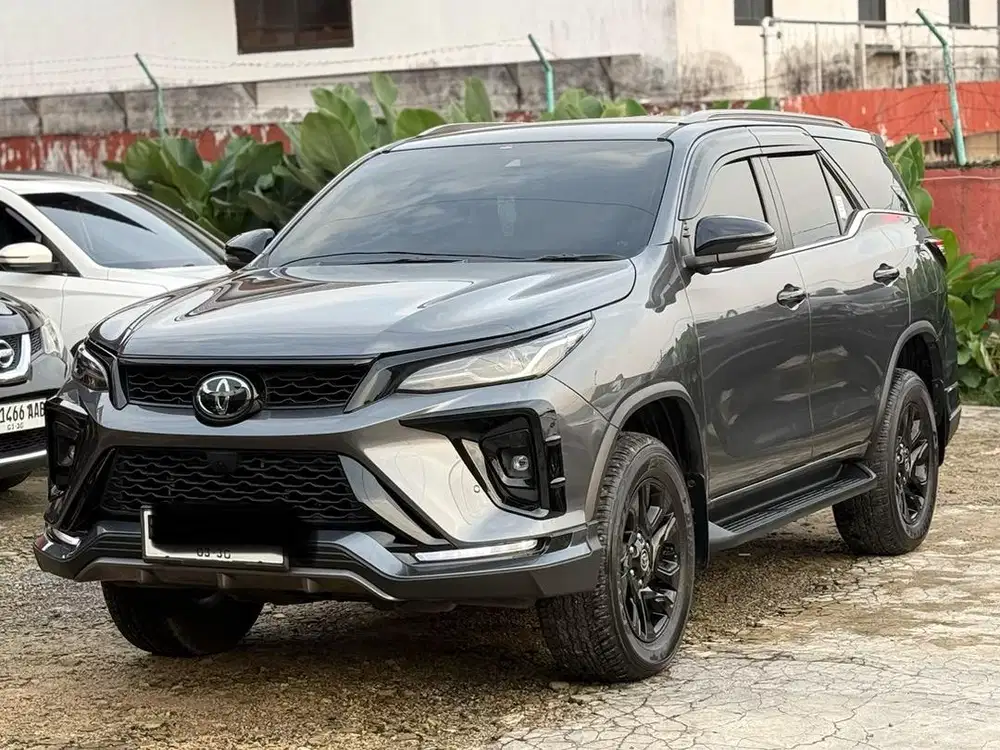 LIKE NEW TOYOTA FORTUNER LEGENDER 2.8 GR TSS MATIC DEXLITE 2025 km 10