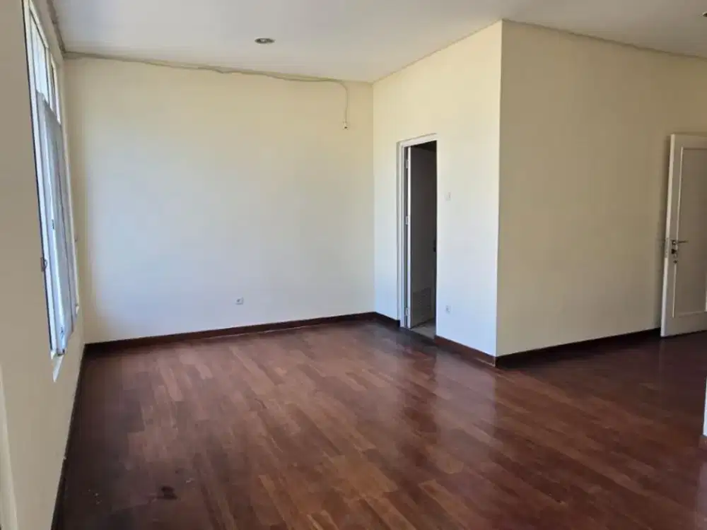 Rumah PIK 1 DISEWA Ukuran 8x24 Kosongan Siap Huni Jarang Ada