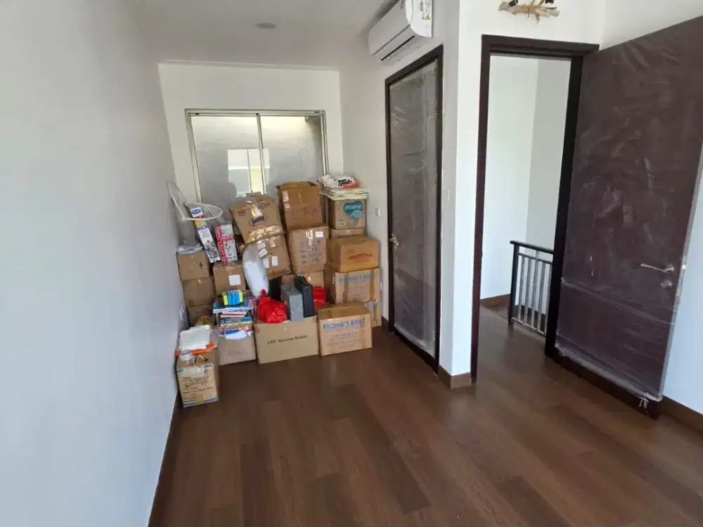 Rumah PIK 2 Ukuran 4,5x10 Ada AC Gorden Lantai Parkit TERMURAH