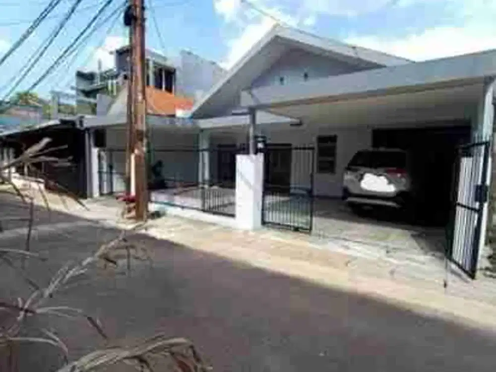 DISEWA RUMAH SIAP HUNI BARU SELESAI RENOV COCOK HUNIAN ATAU SILENT OFFICE SELANGKAH KE MRT BLOK A JL JEMBATAN TENGAH, PULO KEBAYORAN BARU JAKARTA SELATAN
SHM
Luas tanah: 250m²
Luas bangunan: 200m
Kamar tidur: 5+1
Kamar mandi: 3
Bangunan: 1 lantai
Garasi: