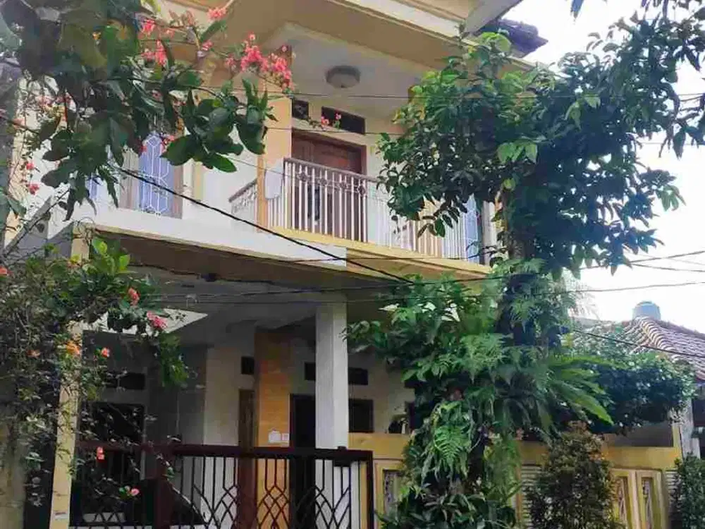 Rumah minimalis 3 lantai semi furnished komplek perumahan di pasar minggu dekat Stasiun Pasar Minggu dan kemang vilage