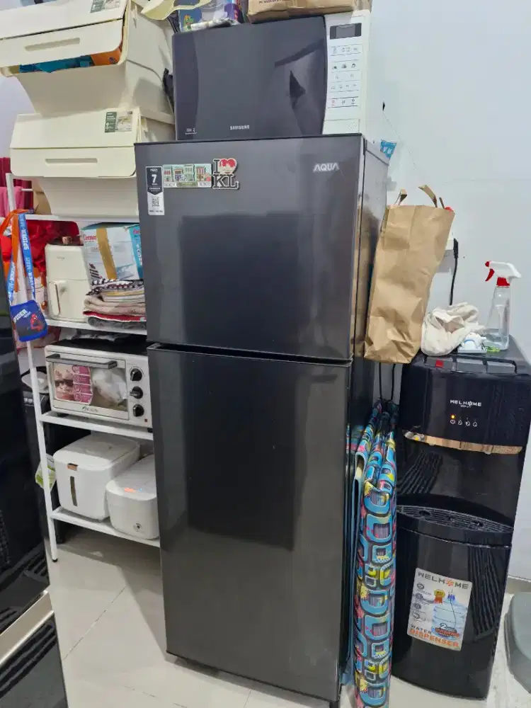 BU Kulkas 2 Pintu AQUA 2 Pintu AQR270