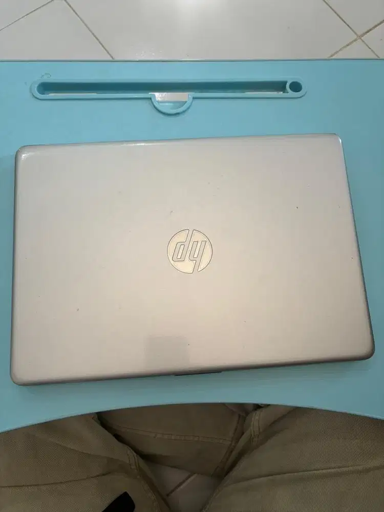 Dijual Laptop HP 14s, Abu abu, Mulus