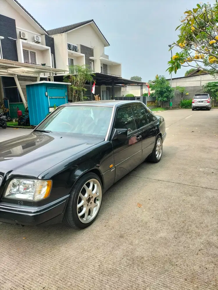 Mercedes-Benz E320 1993 Bensin