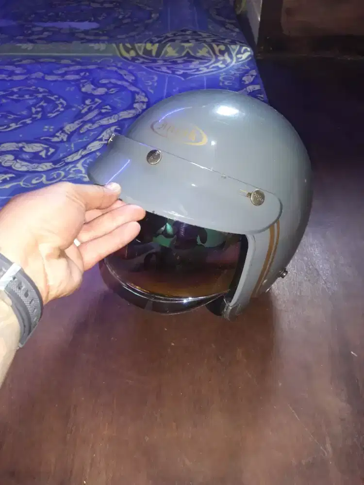 Jual helm baru ,kepake satu minggu