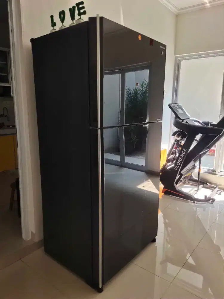Kulkas SHARP 2 pintu plasmacluster inverter