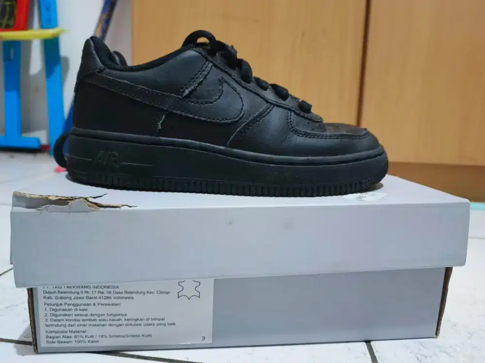 Nike low air force 1 triple black original authentic