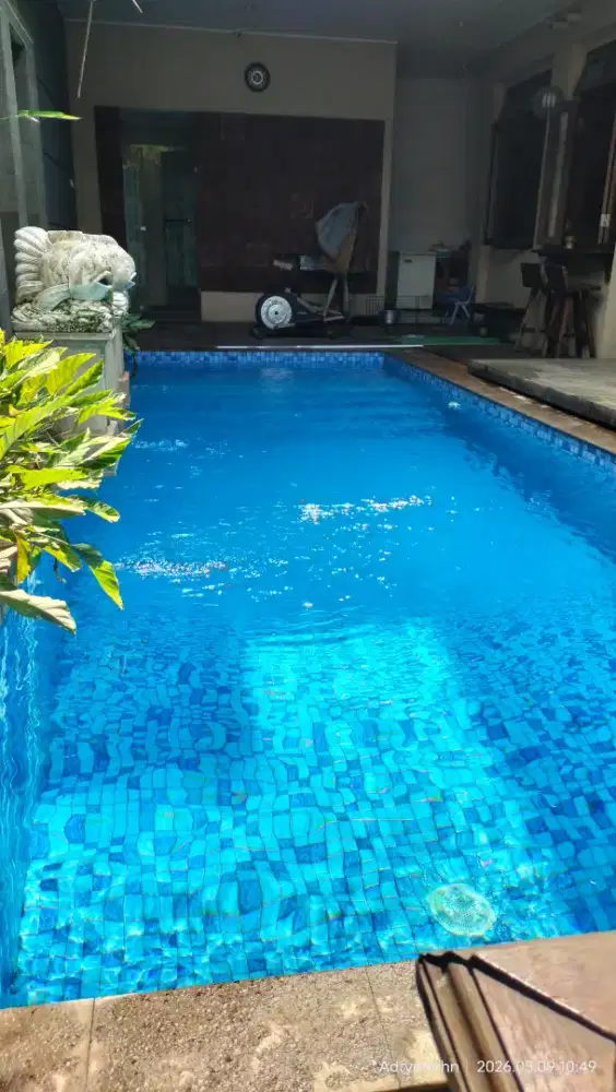 Jasa perawatan kolam renang