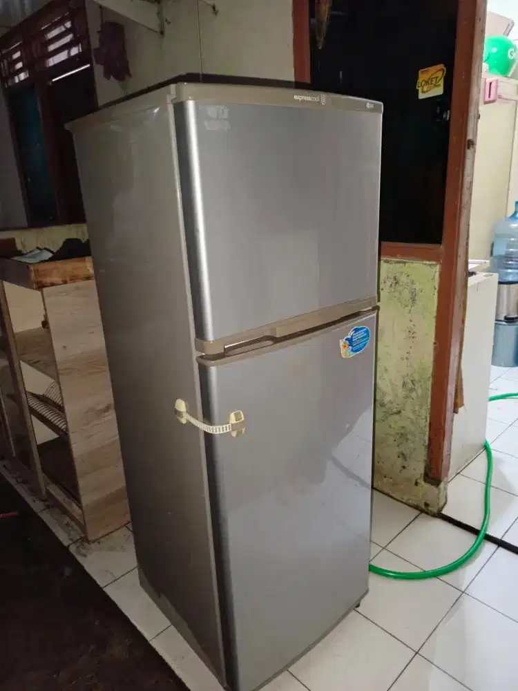 Kulkas LG 2 pintu