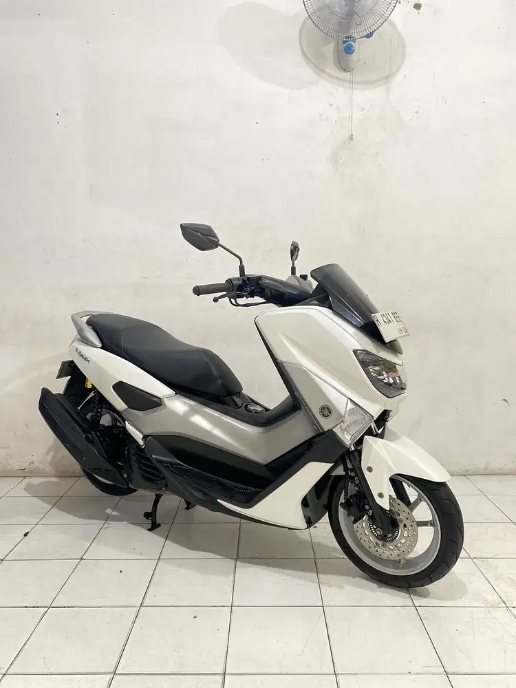 Nmax 155 old 2018 putih istimewa