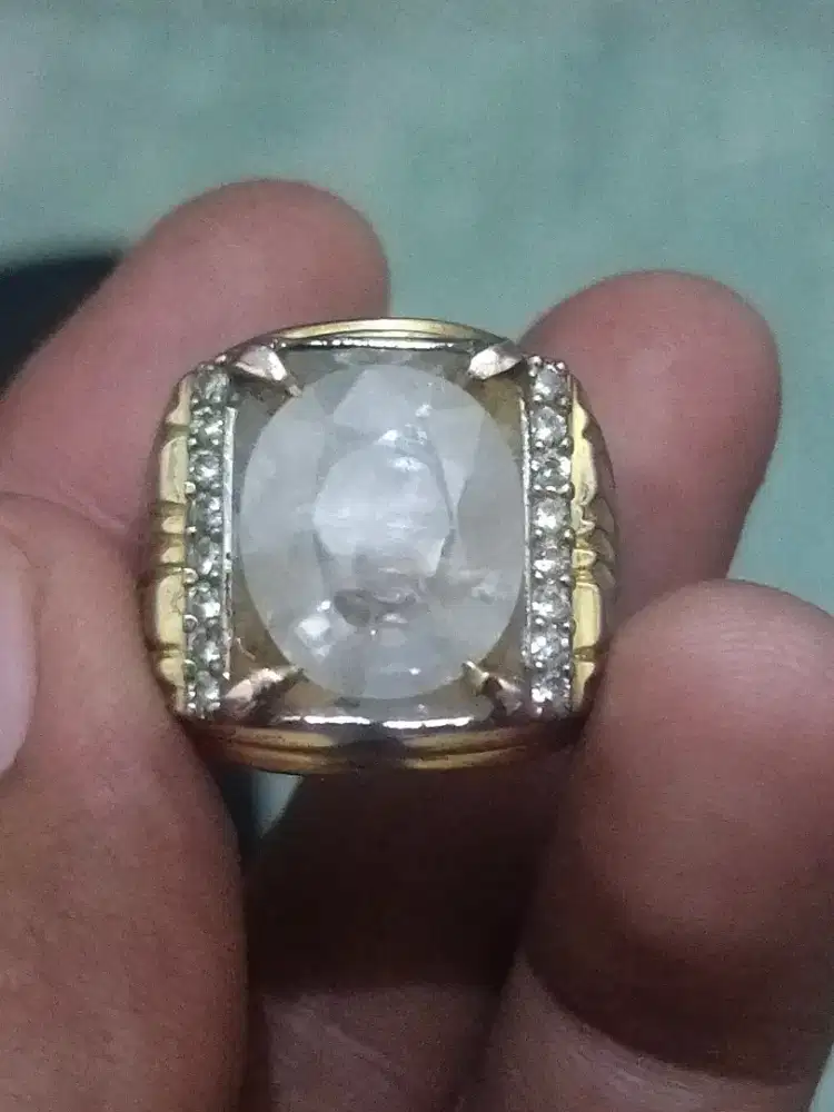 Di jual white/colorless sapphire ceylon