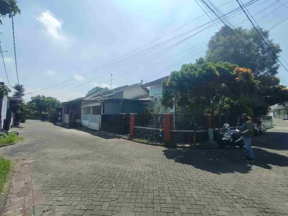 DIJUAL CEPAT! Rumah Saxophone Dkt Kampus Unibraw Lt 180 Kota Malang