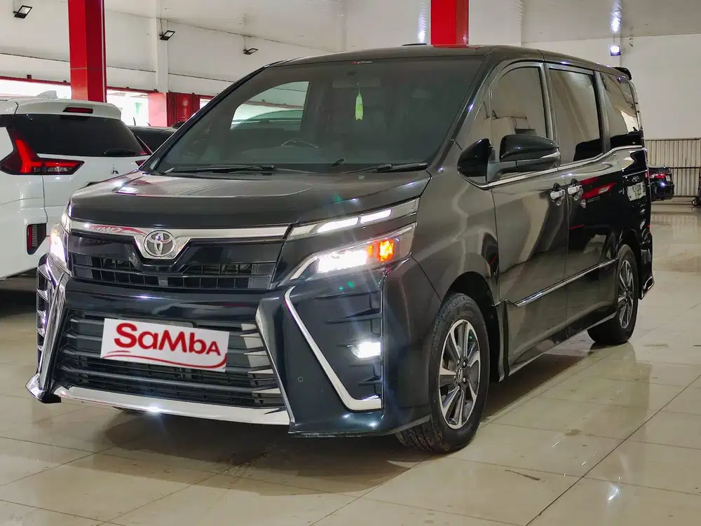 (TDP 40JT).MOBIL BERGARANSI TOYOTA VOXY 2.0 MATIC 2018..PAJAK MEI 2027