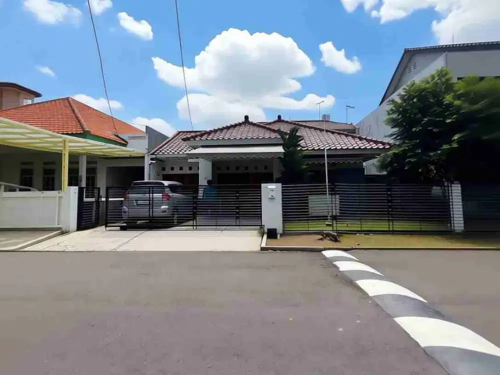 rumah Secondary bagus terawat dalam komplek di Kalibata Jaksel