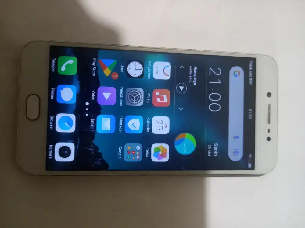 HP VIVO Y67 Warna Gold + Terpasang Antigores baru 35rb.